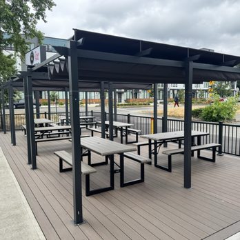 Friday's Chicken - Outside seating - Chicken Wings Near Me - Kent, Washington