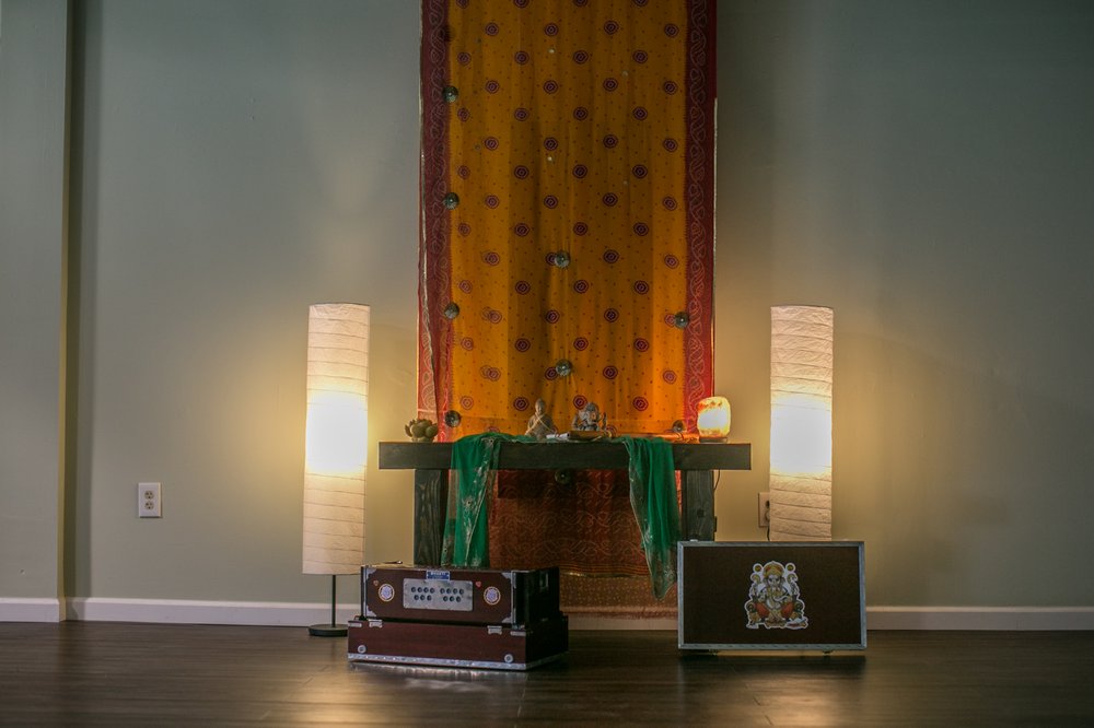 The Yoga Hive Logo