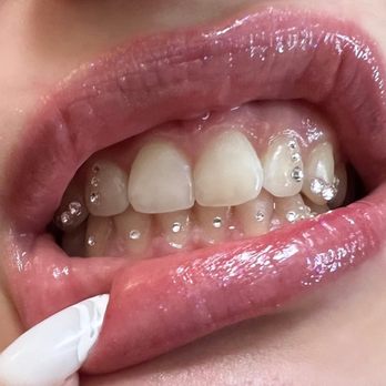 Gemmedbydaisy - Custom tooth gem set - Piercing Near Me