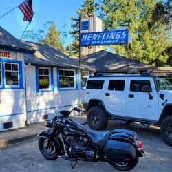Henfling's Tavern - Plenty of parking but no Beer for now