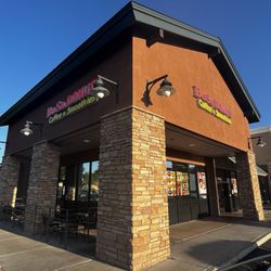 Bosa Donuts - Outside