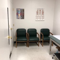 Hanger Clinic - A patient care room.