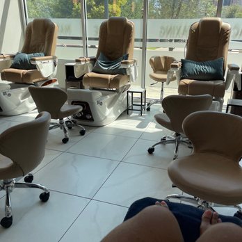 AURA Nail Bar - Waxing Near Me - Dallas, Texas