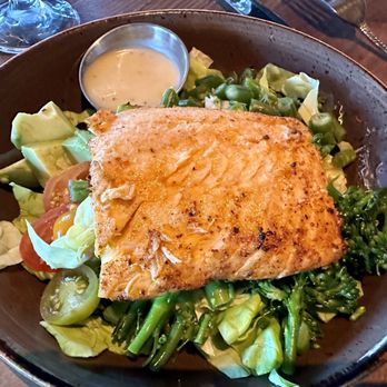 Eureka - Eureka Salad with salmon - American Near Me - Santa Clara, California Eureka - Eureka Salad with salmon - American Near Me - Santa Clara, California