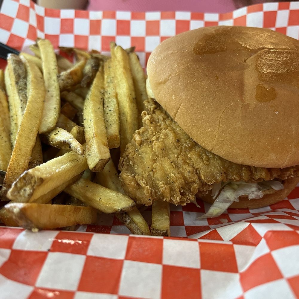 Don Burger - Fried chicken sandwich - Burgers Near Me - Garland, Texas