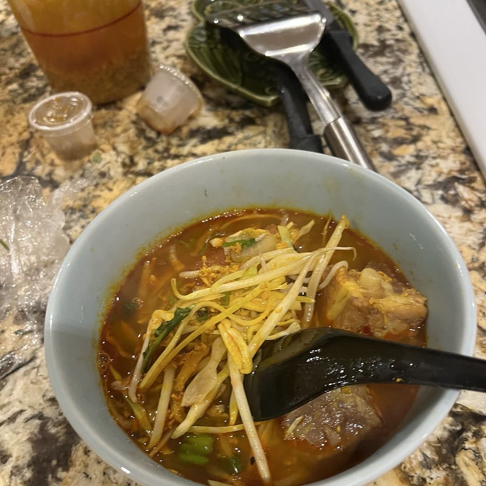 Le Bledo Eatery - Bun Rieu carry out - Vietnamese Near Me - Springfield, Virginia