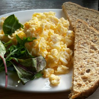 La Pausa Cafe - Scrambled eggs & toast - Cafes Near Me - Dublin, D