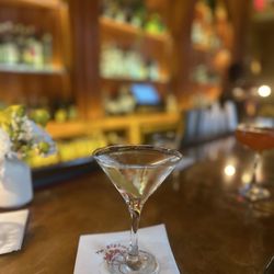 The Elysian Bar - Cozy bar!