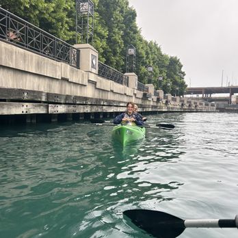 Urban Kayaks Riverwalk - Rafting/Kayaking Near Me - Chicago, Illinois