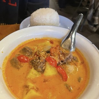Si Lom Thai Bistro - Mannam curry - Thai Near Me - Toronto, Ontario Si Lom Thai Bistro - Mannam curry - Thai Near Me - Toronto, Ontario