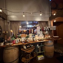 Wapato Point Cellars - Bar