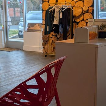 Pure Barre - Lobby - Barre Classes Near Me - South Riding, Virginia Pure Barre - Lobby - Barre Classes Near Me - South Riding, Virginia