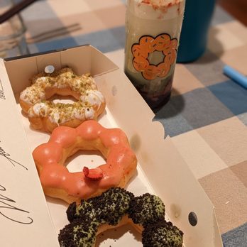 Mochinut - Seattle - Pistachio cheesecake, strawberry, matcha Oreo - Donuts Near Me - Seattle, Washington