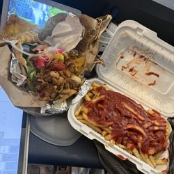 What you see in this photo is someone that doesn't care about feeding love to other people or taking pride in their job.