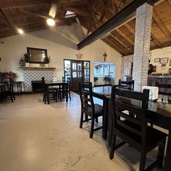 Del Cielo Tamales - Dining area - Mexican Near Me - Tucson, Arizona