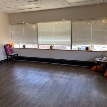 Denver Pain & Performance - Yoga Studio - Chiropractors Near Me - Englewood, Colorado Denver Pain & Performance - Yoga Studio - Chiropractors Near Me - Englewood, Colorado