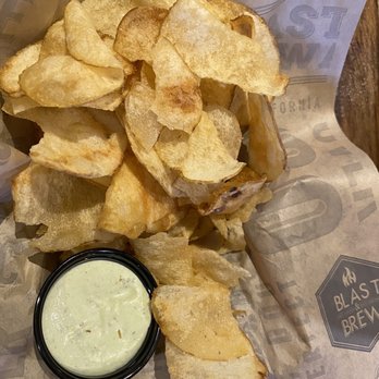 Blast 825 Brewery - Homemade House Cut Chips - Brewpubs Near Me - Orcutt, California