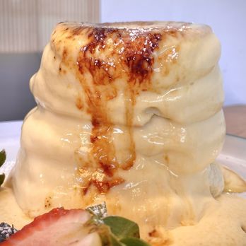 Motto Tea Cafe - Creme Brulee Souffle Pancake ($17.50) - Close Up - Bubble Tea Near Me - San Gabriel, California Motto Tea Cafe - Creme Brulee Souffle Pancake ($17.50) - Close Up - Bubble Tea Near Me - San Gabriel, California