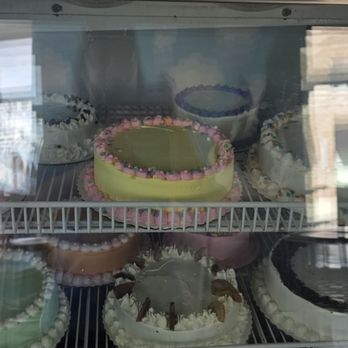 Ben & Jerry’s - Ice cream cakes - Ice Cream & Frozen Yogurt Near Me - Wayzata, Minnesota Ben & Jerry’s - Ice cream cakes - Ice Cream & Frozen Yogurt Near Me - Wayzata, Minnesota