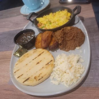 Luka Restaurant - EGGS AND SAUSAGE - Latin American Near Me - Plantation, Florida Luka Restaurant - EGGS AND SAUSAGE - Latin American Near Me - Plantation, Florida