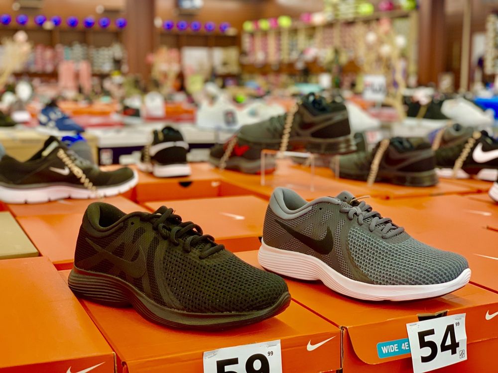 SHOE CITY with 11 real customer photos Updated August 2024 10 Reviews 16967 Main St