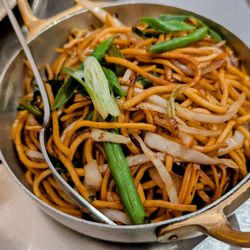 Fatt Pundit - Vegetable Hakka Noodles (£10)
