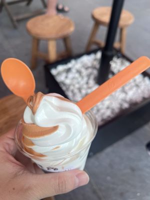 OMO Thai Tea by null
