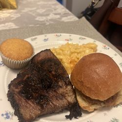 Momma’s Nashville Kitchen - Brisket platter with Mac and corn muffin and one of the pulled pork sliders!