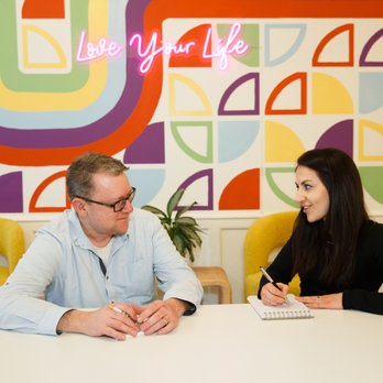 Ama La Vida - Seattle-based career and life coach, Libby, loves helping clients find their purpose and build a life that works for them. - Life Coach Near Me