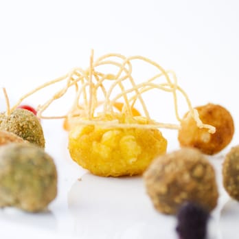 Coco's Bar&Tapas - Variedad en Croquetas - Tapas Bars Near Me - Granada, GR