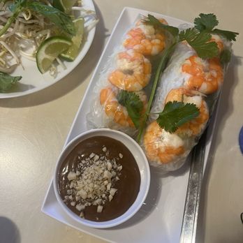 PhoMi2Go - Delicious Shrimp Summer Roll - Vietnamese Near Me - North Miami Beach, Florida PhoMi2Go - Delicious Shrimp Summer Roll - Vietnamese Near Me - North Miami Beach, Florida