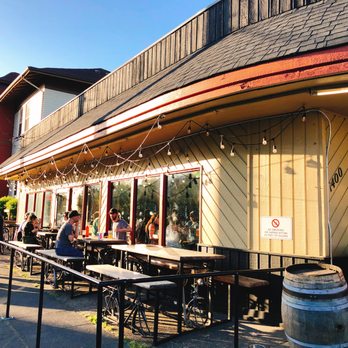 Elizabeth Station - Beer Bar Near Me - Bellingham, Washington
