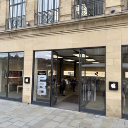 Apple Store - Storefront