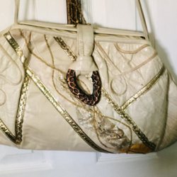 Time Warp Boutique - Vintage purse with heavy bronze closure