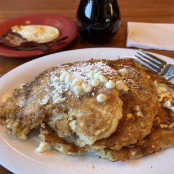 Ruby Sunshine Brook Highland - White chocolate bread pudding pancakes - Breakfast & Brunch Near Me - Birmingham, Alabama Ruby Sunshine Brook Highland - White chocolate bread pudding pancakes - Breakfast & Brunch Near Me - Birmingham, Alabama