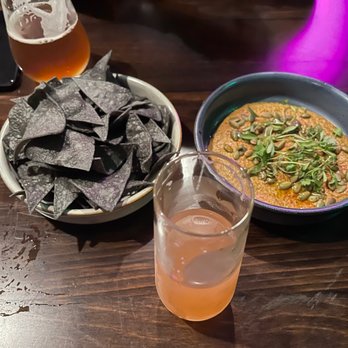La Bodega Brewing - Appetizer and beers - Breweries Near Me - Whittier, California La Bodega Brewing - Appetizer and beers - Breweries Near Me - Whittier, California