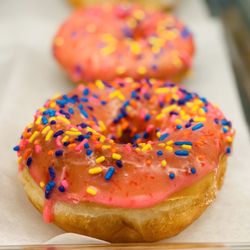 Valero - Strawberry donuts (WINCHELL'S )