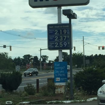 Mobil - At the curb--price doesn't match at the pump - Car Dealers Near Me - Danvers, Massachusetts