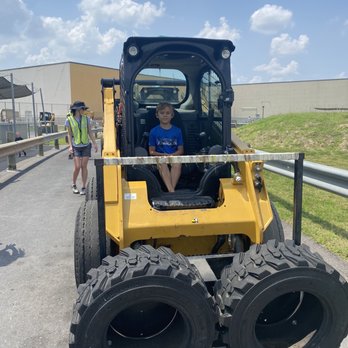 Dig World - Skid steer - Amusement Parks Near Me - Katy, Texas