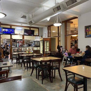 El Paisa - Dining room - Colombian Near Me - Central Falls, Rhode Island