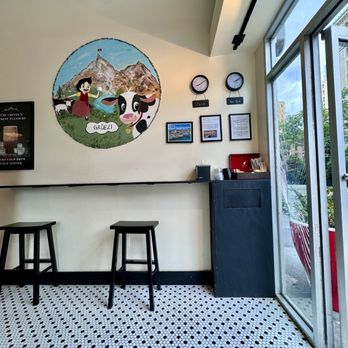Zuri Coffee - Interior - Coffee & Tea Near Me - New York, New York