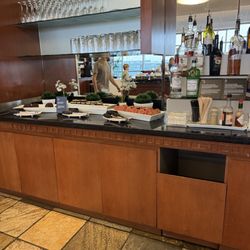 Air Canada Maple Leaf Lounge