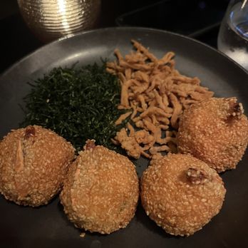 Hakkasan Mayfair - Sesame prawn toast - Cantonese Near Me - London, XGL