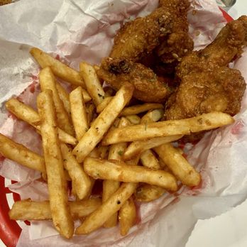 Paik's Noodle - 마늘간장윙즈 5pc Garlic Soy Chicken Wings - Chinese Near Me - Lynnwood, Washington Paik's Noodle - 마늘간장윙즈 5pc Garlic Soy Chicken Wings - Chinese Near Me - Lynnwood, Washington