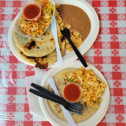 Tita's Pupuseria Lonchera - Pupusas
