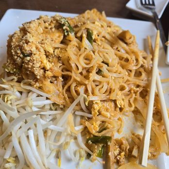 Saketumi - Pad thai with tofu - Japanese Near Me - Rehoboth, Delaware Saketumi - Pad thai with tofu - Japanese Near Me - Rehoboth, Delaware
