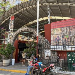 Mercado de  Artesanías - The outside