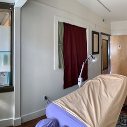 Jade Dragonfly Acupuncture - Treatment room 1