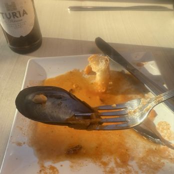 Los Mejillones - Improvised broth spoon - Spanish Near Me - Valencia, V Los Mejillones - Improvised broth spoon - Spanish Near Me - Valencia, V