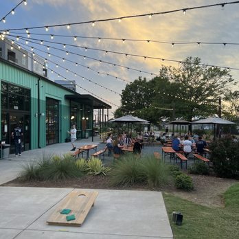 Monday Night Brewing - Garden Co. - Beer Gardens Near Me - Charlotte, North Carolina